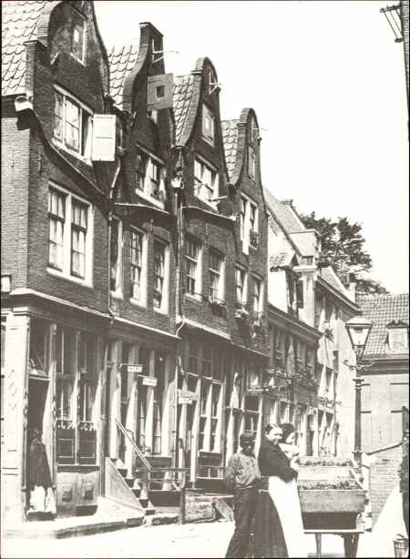 1e Kattenburgerdwarsstraat gezien naar de Gr. Kattenburgerstraat 1894