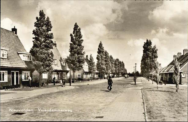Nieuwendam, Volendammerweg