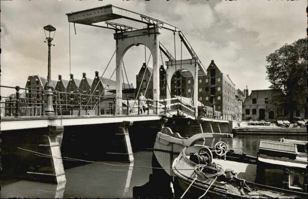Amsterdam C. Ophaalbrug bij Prinseneiland